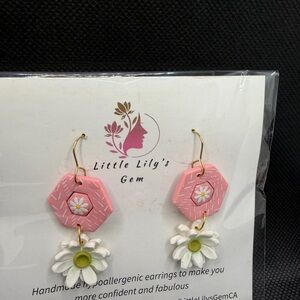 Handmade‎ Pink Daisy Dangle Earrings Floral Gold Hook